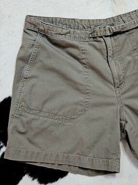 Columbia Olive Green Women's Cargo Shorts Sz. Large